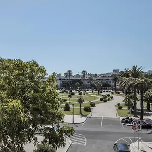 Rent4rest Beachfront Appartement Estoril